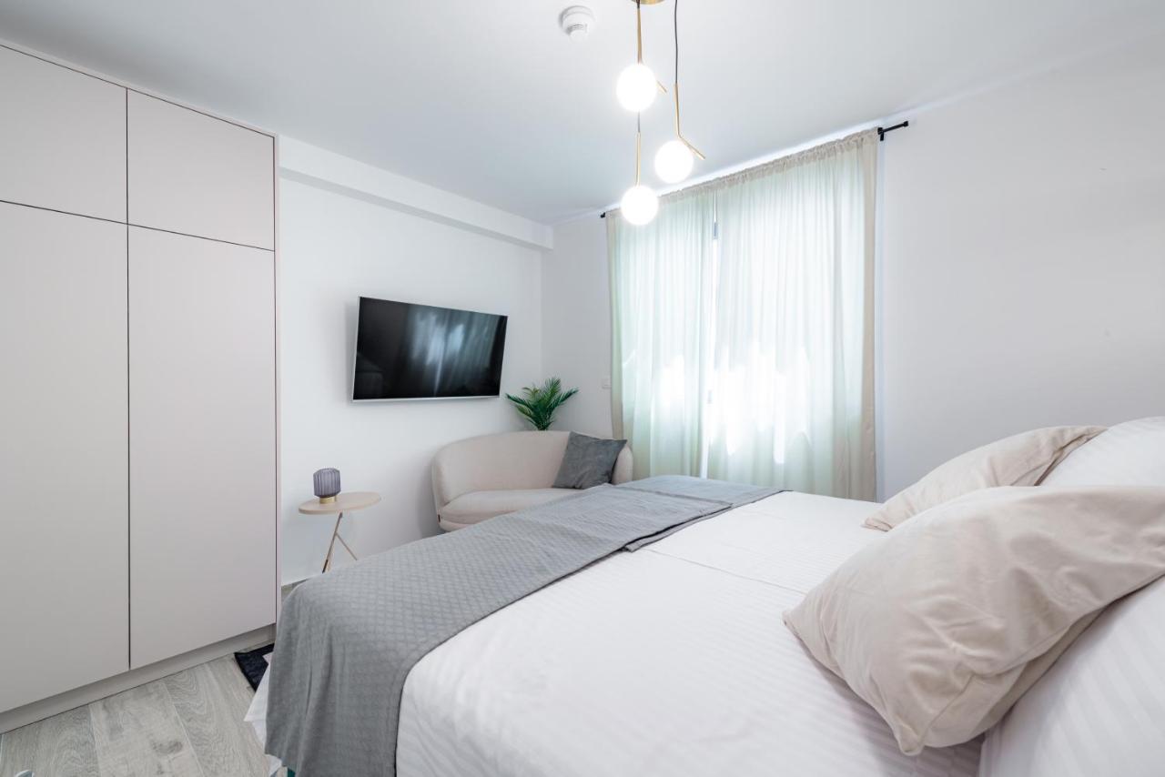 Apartment Retreat